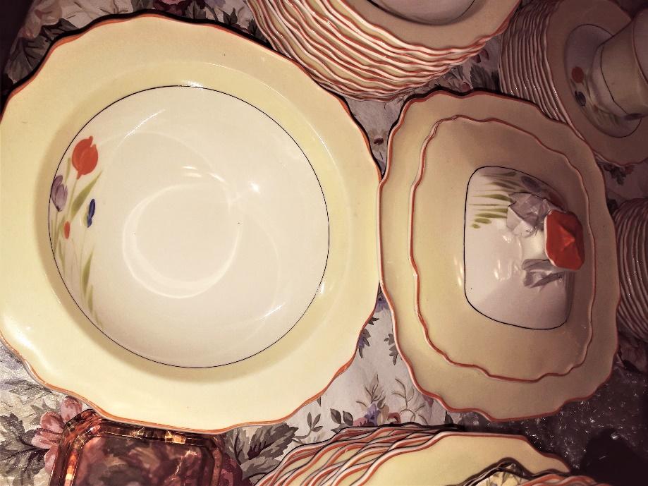 A close up of a bowlDescription generated with high confidence