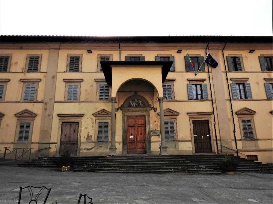 A picture containing building, outdoor, apartment building, stoneDescription automatically generated