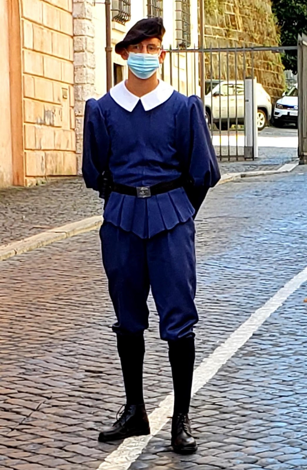 A person wearing a maskDescription automatically generated with low confidence