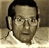 A person wearing glassesDescription automatically generated with medium confidence